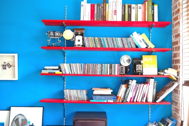 まるで魔法にかかったよう!壁一面のDIYでワンランクアップしたお部屋に!の画像