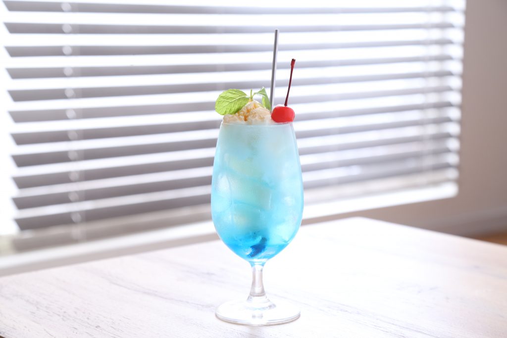 暑い夏にピッタリ!今インスタで話題の「#クリームソーダ」の作り方♪の画像